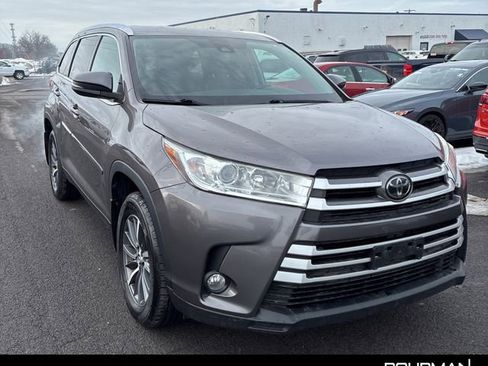 Used 2019 Toyota Highlander XLE image 7