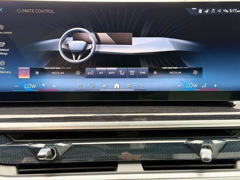 New 2027 BMW X7 xDrive40i w/ M Sport Package AWD/4WD image 36