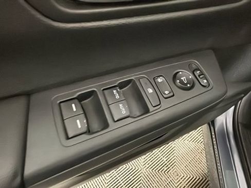 Used 2023 Honda CR-V EX image 11