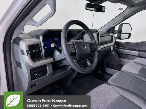 New 2026 Ford F250 XLT w/ XLT Premium Package AWD/4WD image 9