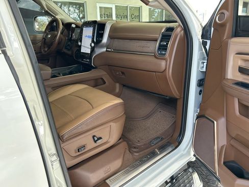 Used 2022 RAM 3500 Limited AWD/4WD image 28