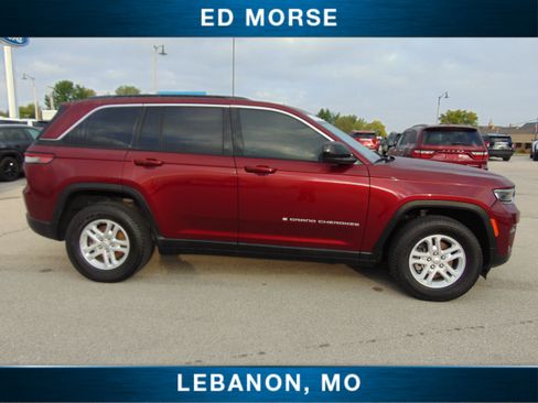 Used 2024 Jeep Grand Cherokee Laredo image 5