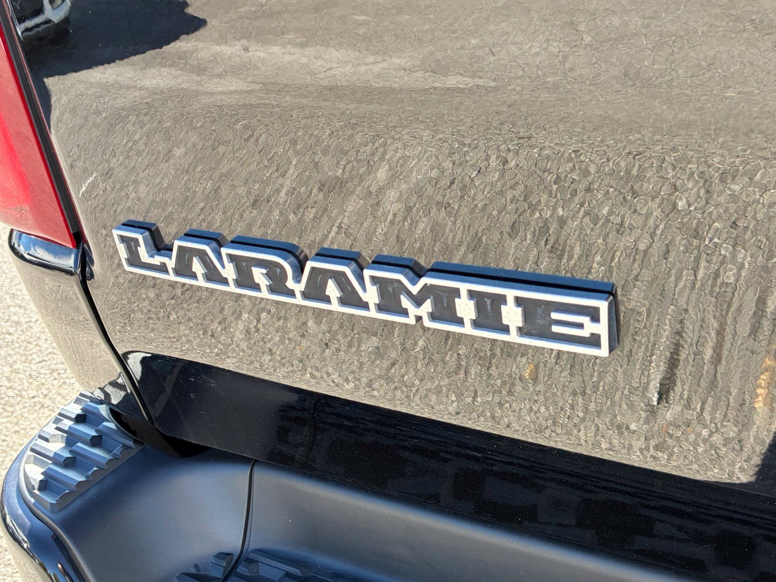 Used 2025 RAM 1500 Laramie w/ Sport Appearance Package AWD/4WD image 10