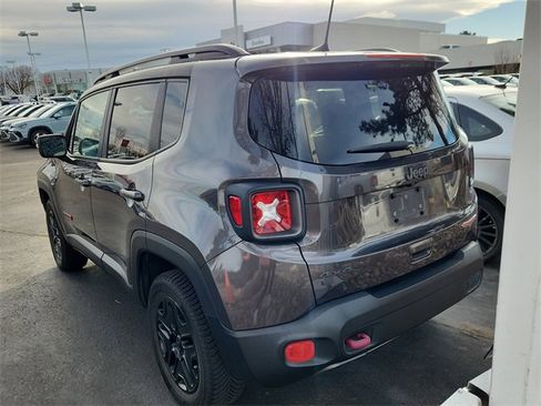 Used 2018 Jeep Renegade Trailhawk w/ Cold Weather Group II image 4