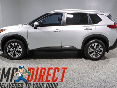 Used 2022 Nissan Rogue SV w/ SV Premium Package FWD image 10