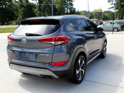 Used 2017 Hyundai Tucson Sport image 6