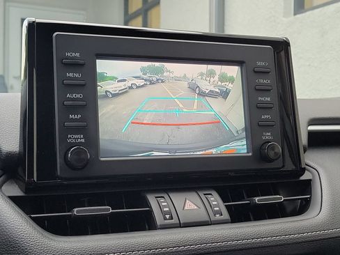 Used 2019 Toyota RAV4 XLE Premium FWD image 27