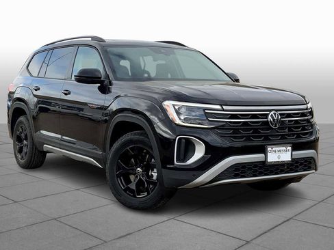 New 2026 Volkswagen Atlas Peak Edition AWD/4WD image 2