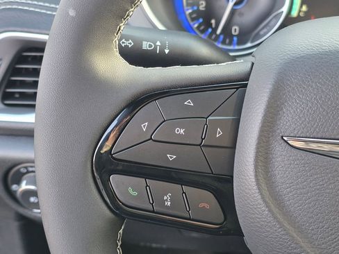 New 2026 Chrysler Pacifica Limited image 17