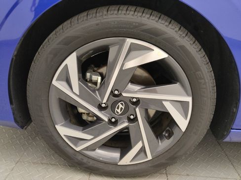 Used 2025 Hyundai Elantra SEL FWD image 31