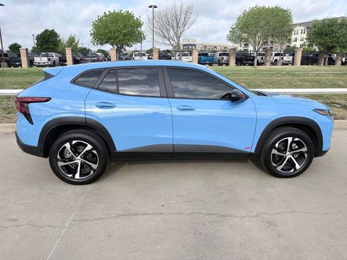 Used 2024 Chevrolet Trax RS w/ Driver Confidence Package image 3