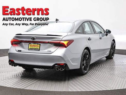 Used 2021 Toyota Avalon XSE image 5