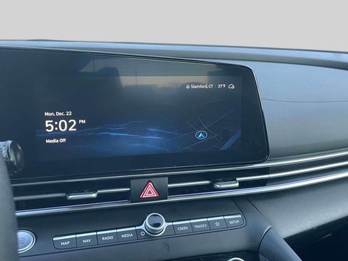 Used 2024 Hyundai Elantra SEL FWD image 27