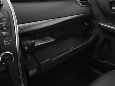 Certified 2016 Toyota Camry SE image 17