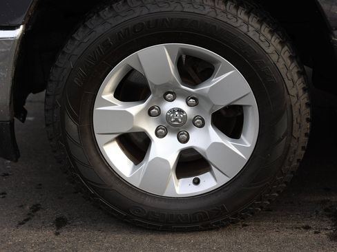 Used 2019 RAM 1500 Big Horn image 14