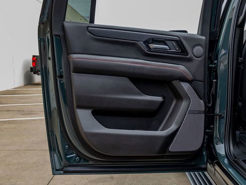 Used 2026 GMC Yukon XL AT4 Ultimate w/ LPO, Floor Liner Package AWD/4WD image 41
