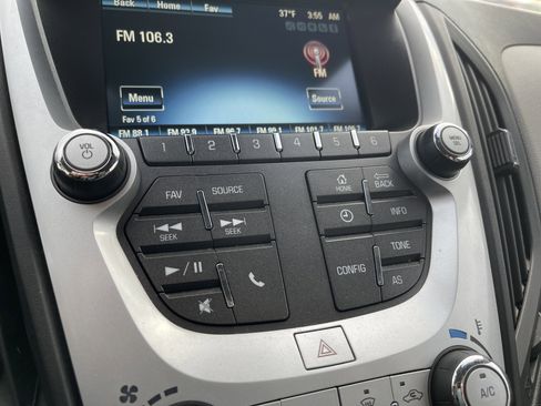 Used 2017 Chevrolet Equinox LT w/ Convenience Package image 19