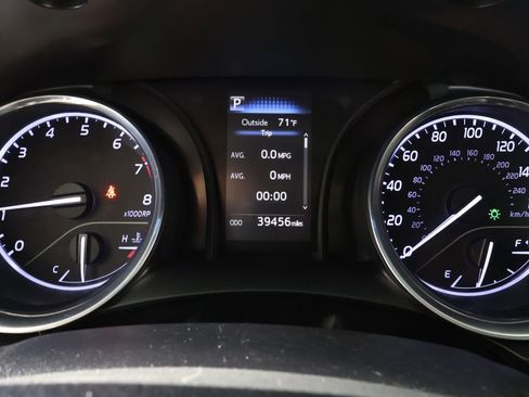 Used 2018 Toyota Camry SE image 9