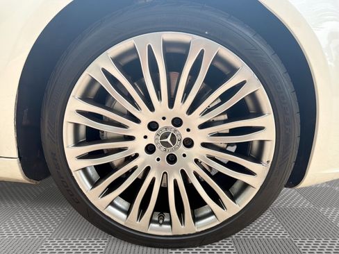Used 2017 Mercedes-Benz S 550 Sedan image 32