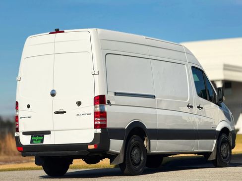 Used 2014 Freightliner Sprinter 2500 image 12