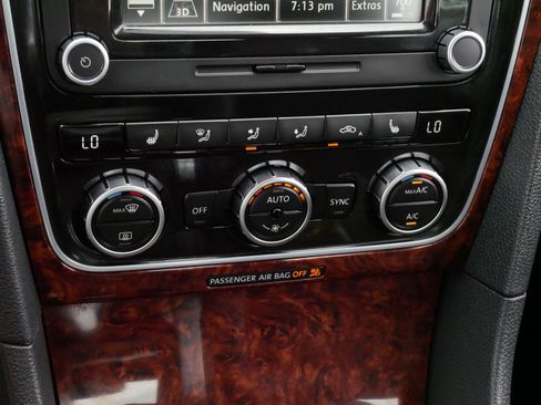 Used 2013 Volkswagen Passat 2.5 SEL Premium FWD image 23