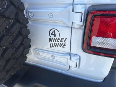 Used 2022 Jeep Wrangler Sport AWD/4WD image 34