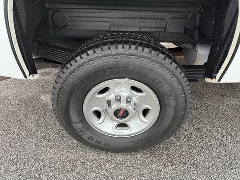 Used 2010 GMC Sierra 3500 W/T w/ Snow Plow Prep Package image 22