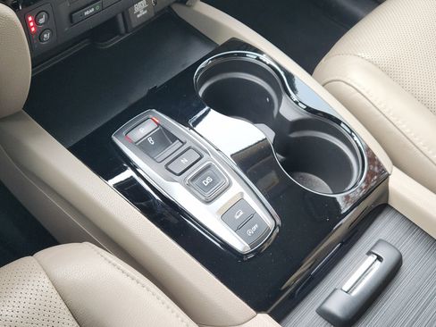 Used 2018 Honda Pilot Elite image 23