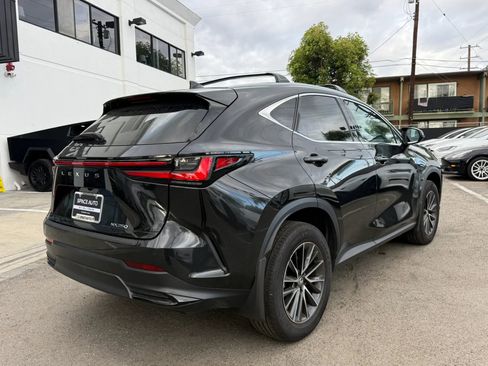 Used 2025 Lexus NX 250 FWD w/ Accessory Package (2T) image 7