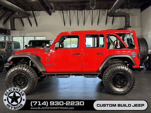 Used 2025 Jeep Wrangler Unlimited Rubicon 4xe w/ Convenience Group AWD/4WD image 4