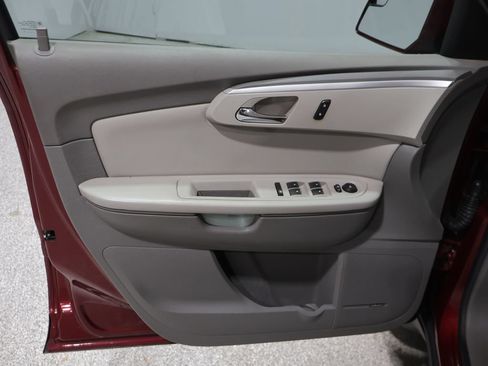 Used 2010 Chevrolet Traverse LT AWD/4WD image 12