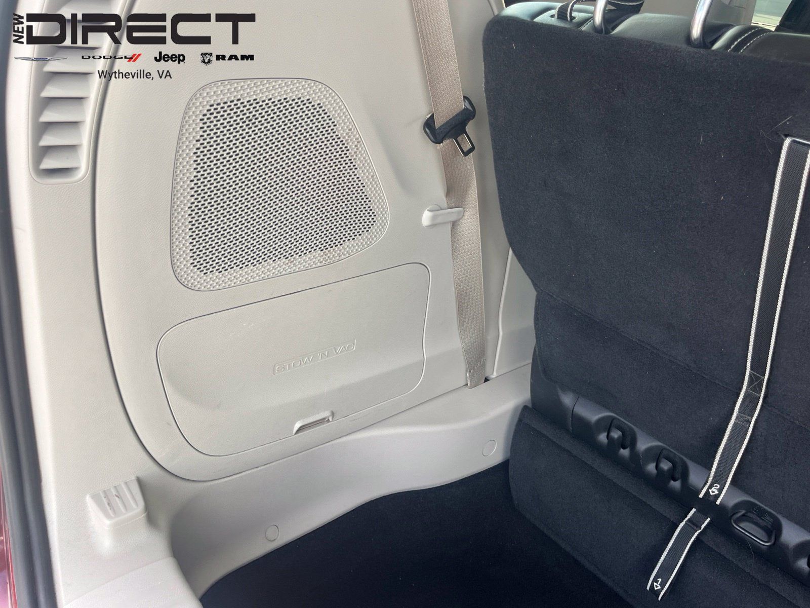 Used 2023 Chrysler Pacifica Touring-L w/ Uconnect Theater Family Group AWD/4WD image 30