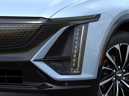 New 2025 Cadillac Lyriq Sport image 32