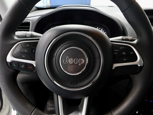 Used 2023 Jeep Renegade Latitude image 31