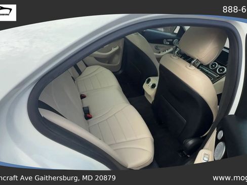 Used 2015 Mercedes-Benz C 300 4MATIC Sedan image 4