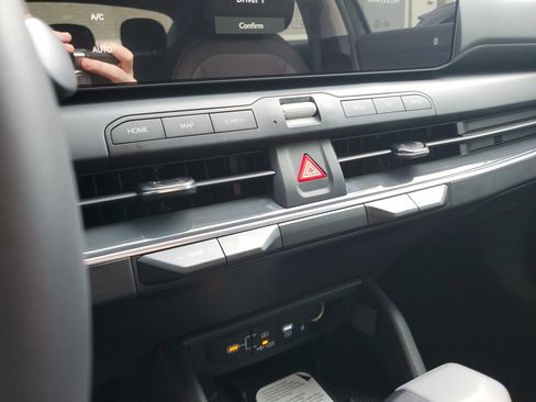 New 2026 Kia K4 EX FWD image 21