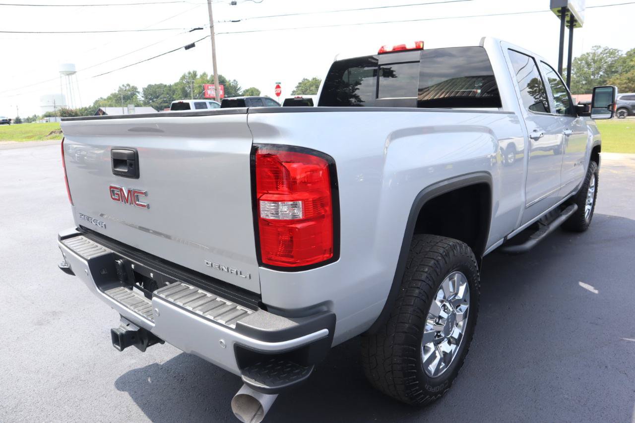 Used 2018 GMC Sierra 2500 Denali w/ Duramax Plus Package AWD/4WD image 5