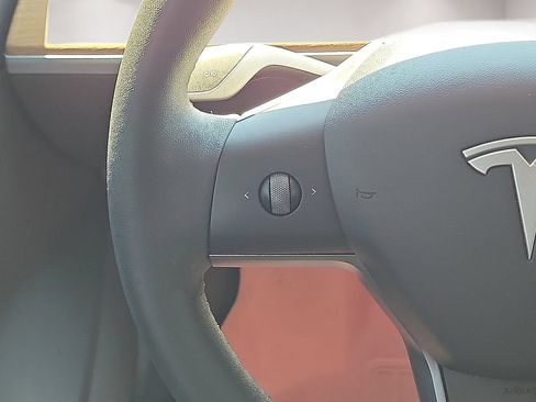 Used 2021 Tesla Model 3 Long Range AWD/4WD image 18