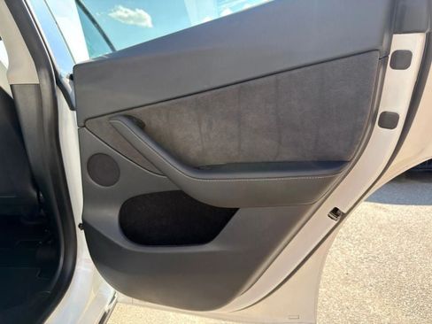 Used 2023 Tesla Model Y Long Range AWD/4WD image 20