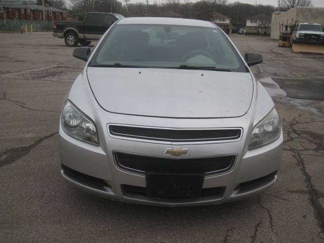 Used 2010 Chevrolet Malibu LS FWD image 2