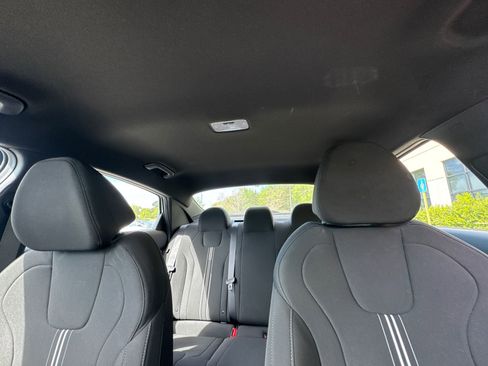 Used 2025 Hyundai Elantra Sport image 31