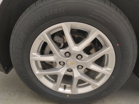 Used 2024 Chevrolet Equinox LS image 31