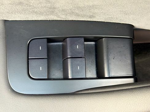 Used 2025 Tesla Model 3 Long Range AWD/4WD image 15