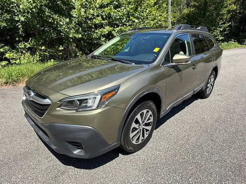 Used 2021 Subaru Outback Premium AWD/4WD image 2