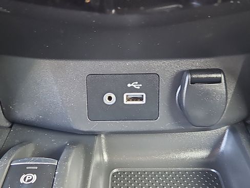 Used 2019 Nissan Rogue SL image 9