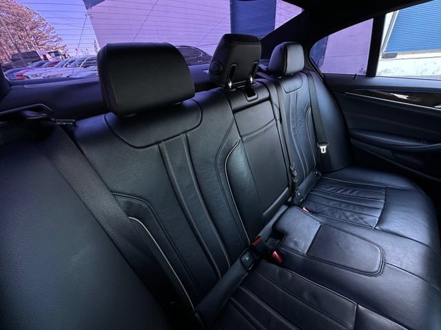 Used 2019 BMW 540i w/ Convenience Package RWD image 37