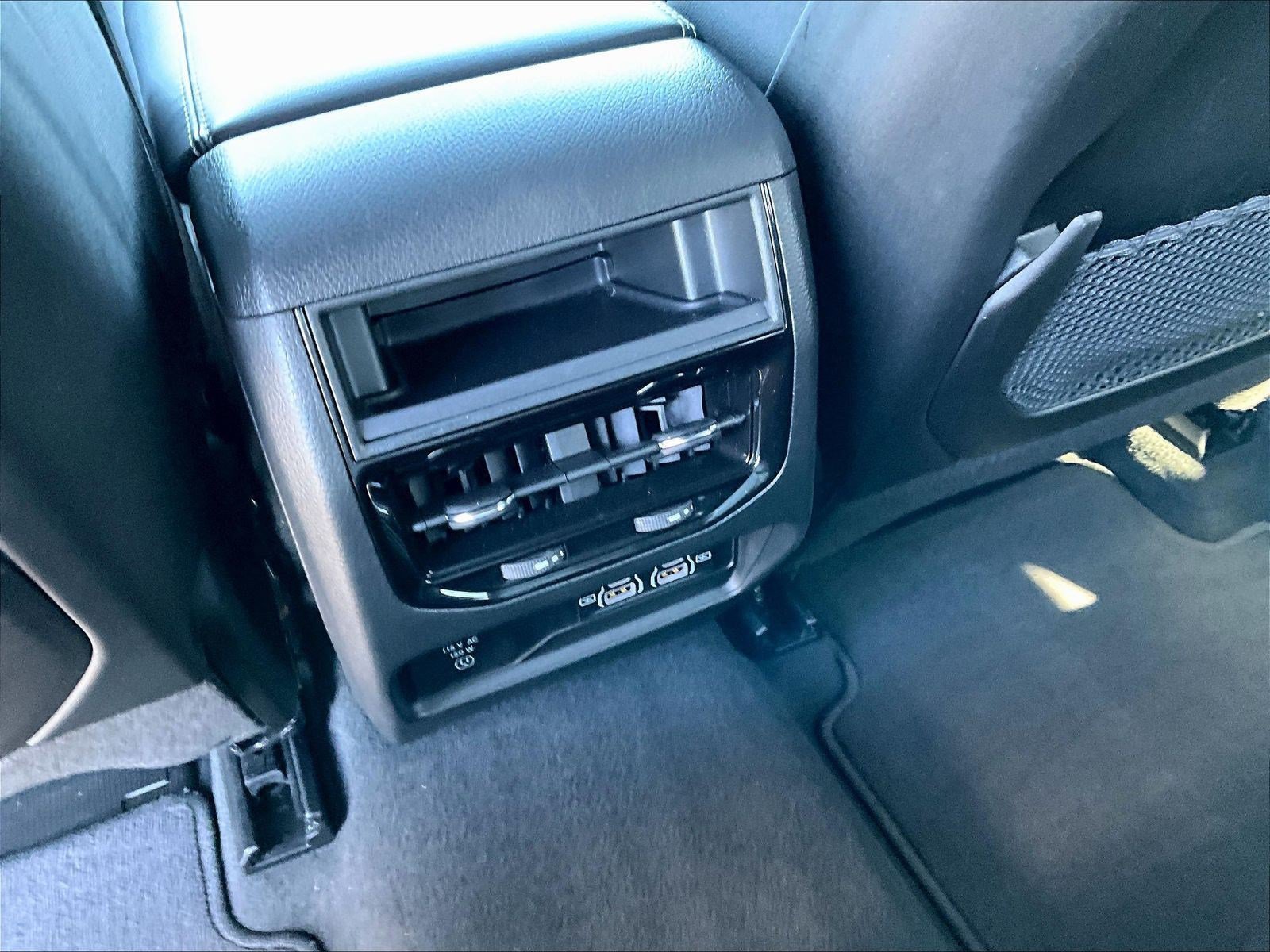 Used 2025 Jeep Grand Cherokee Altitude AWD/4WD image 10