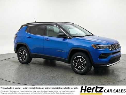 Used 2025 Jeep Compass Trailhawk image 1