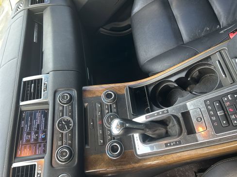 Used 2012 Land Rover Range Rover Sport HSE image 12