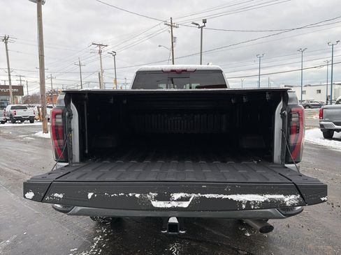 Used 2024 GMC Sierra 2500 AT4 w/ AT4 Premium Plus Package image 18